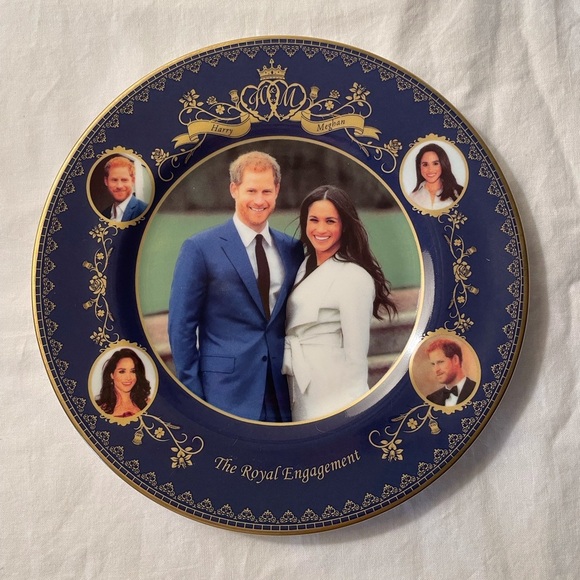 The Bradford Exchange Prince Harry & Meghan Royal Engagement Plate - Picture 1 of 13